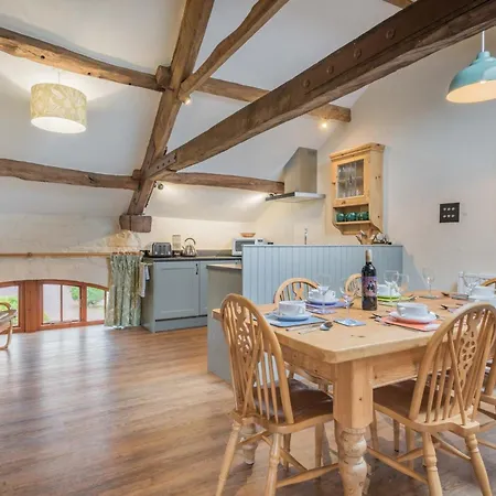 Ravendale, Feriehus *