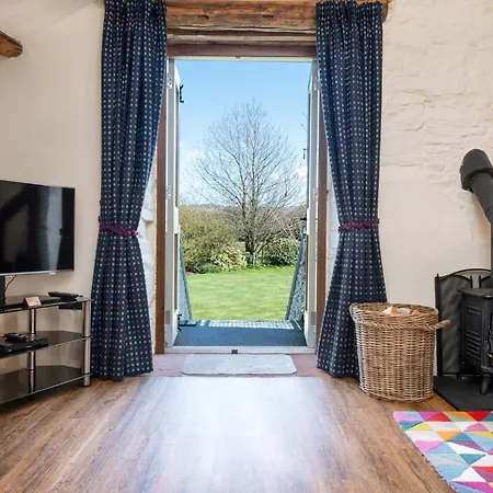 Casa de Férias Ravendale, In A Rural Setting With Wood Burning Stove *